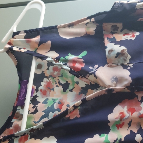 Hale Bob floral sleeveless blouse. - Picture 2 of 3
